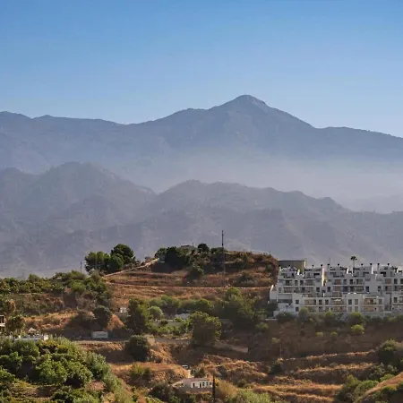 Luxury 2 Bedrooms Bayview Hills Nerja * تورّوكس كوستا